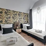 - Na Kuracyjnej By Downtown