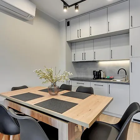 - Na Kuracyjnej By Downtown