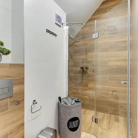 - Na Kuracyjnej By Downtown Apartmán