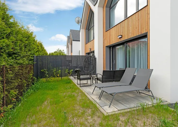 - Na Kuracyjnej By Downtown * Jastrzębia Góra