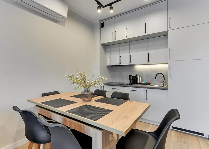 - Na Kuracyjnej By Downtown