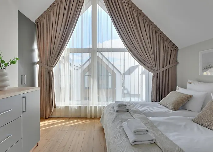 - Na Kuracyjnej By Downtown * Jastrzębia Góra